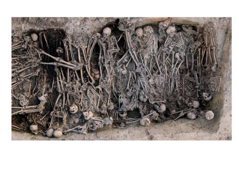 Массовое захоронение жертв чумы, вторая пандемия, Черная смерть.