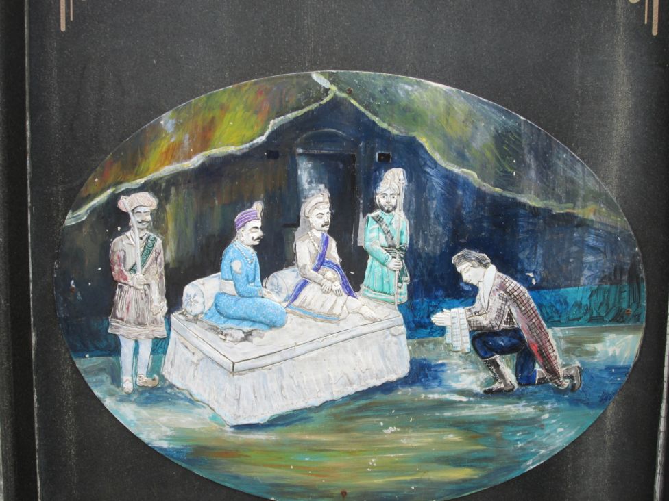 Британский посланник на коленях просит у Махаджи Шинде мира