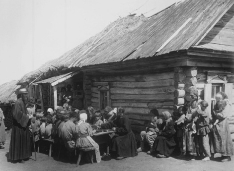Голодный год. Народная столовая. Сергачский уезд.